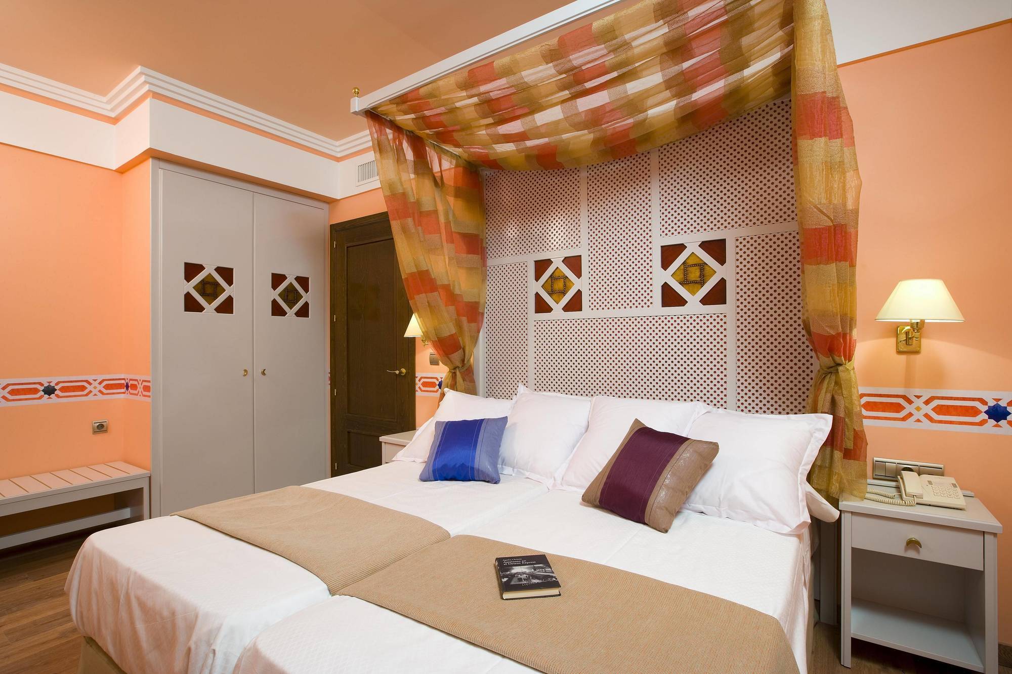 Suites Gran Via 44 Гранада Номер фото